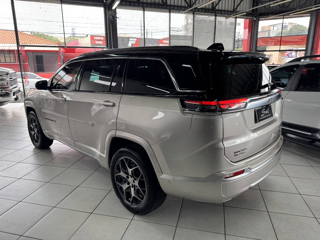 JEEP COMMANDER OVERLAND 2.0 TD380 4X4 7LUG.