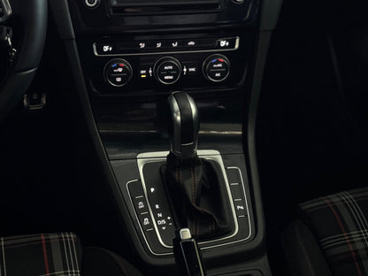 VOLKSWAGEN GOLF GTI 2.0 TSI 220cv GASOLINA AUT.