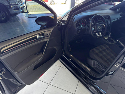 VOLKSWAGEN GOLF GTI 2.0 TSI 220cv GASOLINA AUT.