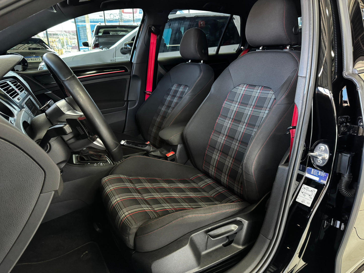 VOLKSWAGEN GOLF GTI 2.0 TSI 220cv GASOLINA AUT.