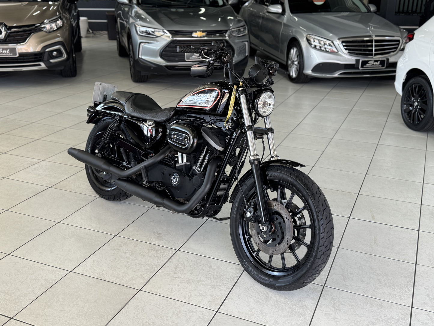 HARLEY DAVIDSON SPORTSTER XL 883 R
