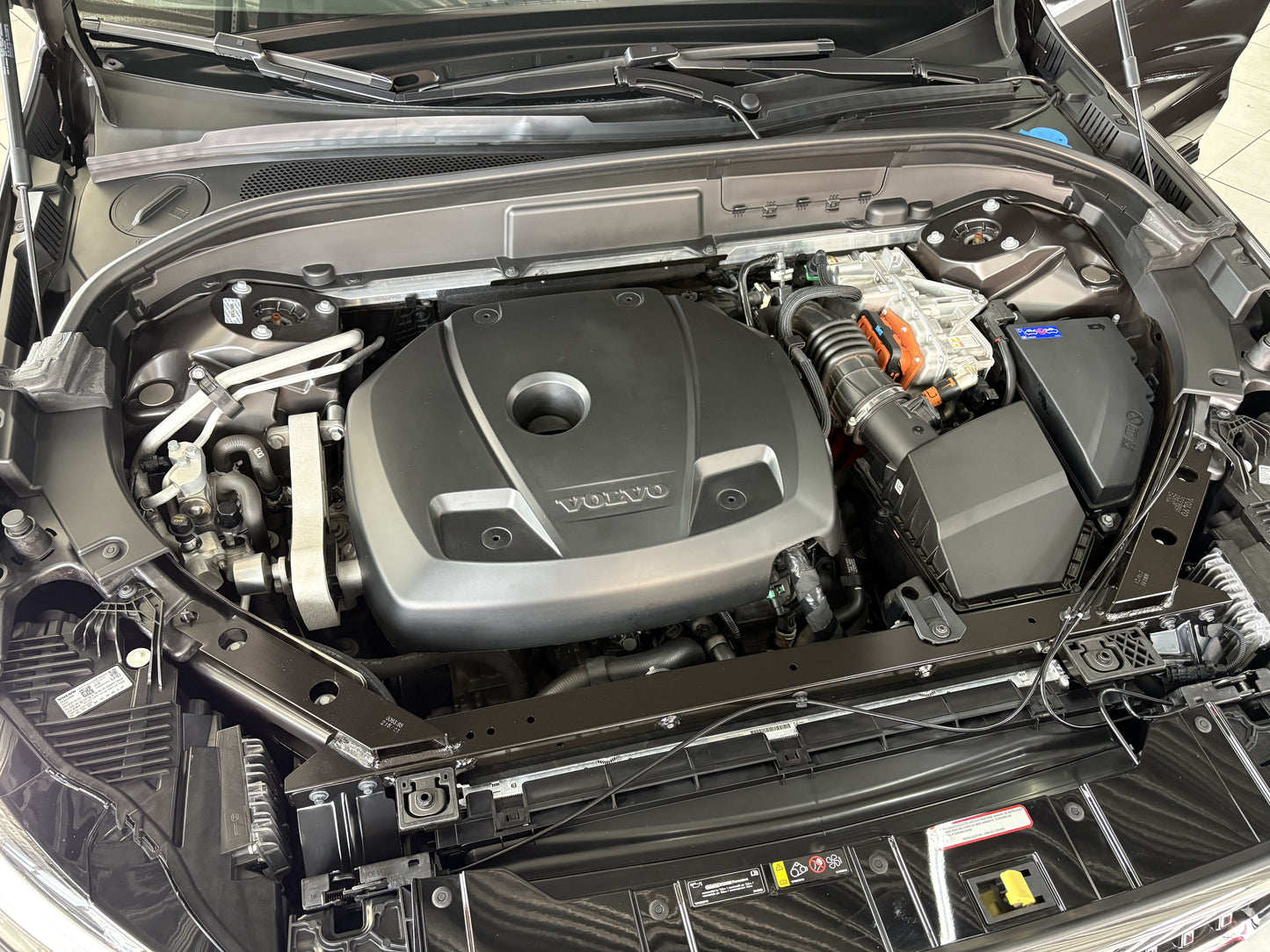 VOLVO XC60 T8 INSCRIPTION 2.0 HÍBRIDO 408CV