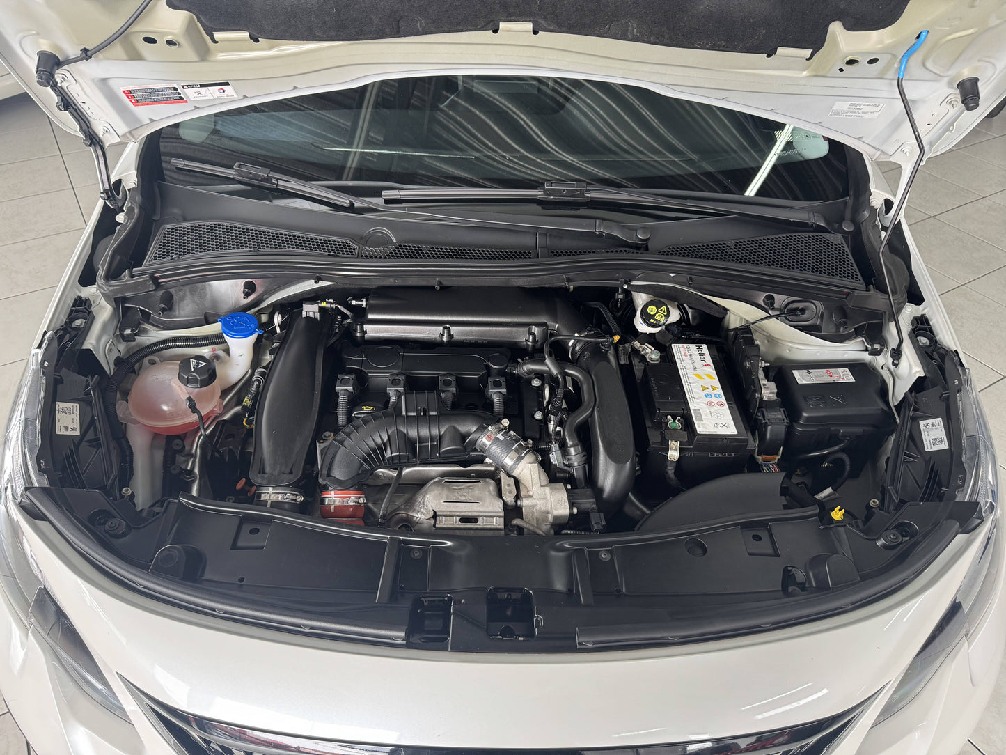 PEUGEOT 2008 GRIFFE 1.6 THP FLEX AUT.