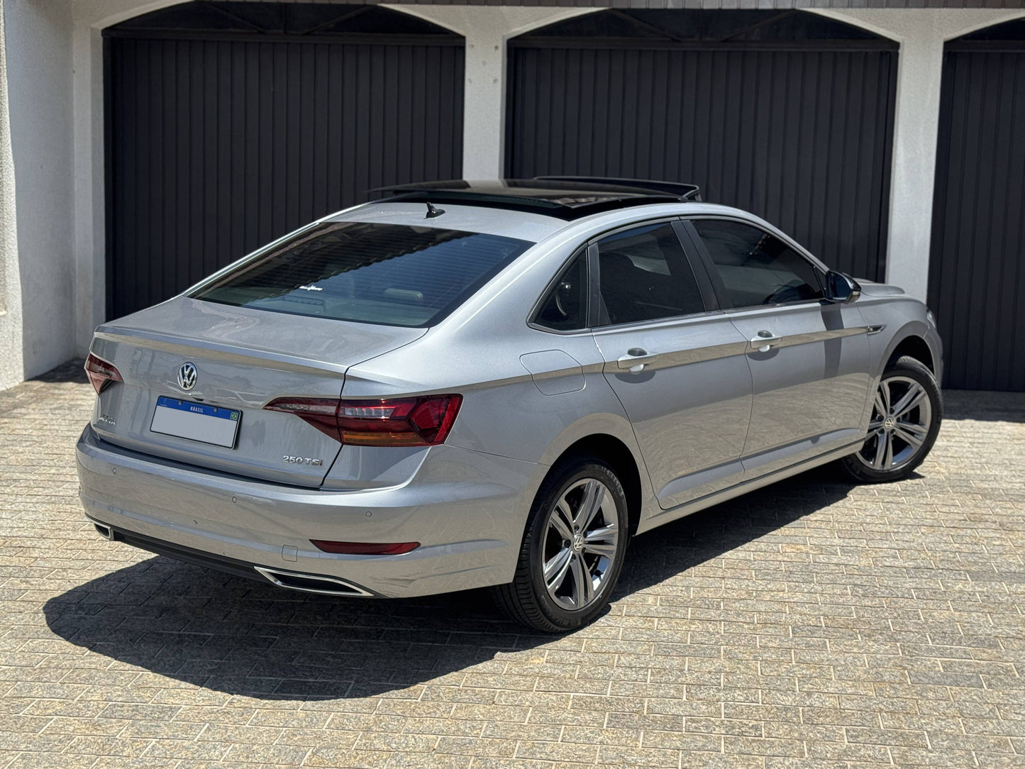 VOLKSWAGEN JETTA R-LINE 1.4 250 TSI FLEX AUT.