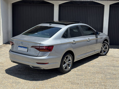 VOLKSWAGEN JETTA R-LINE 1.4 250 TSI FLEX AUT.