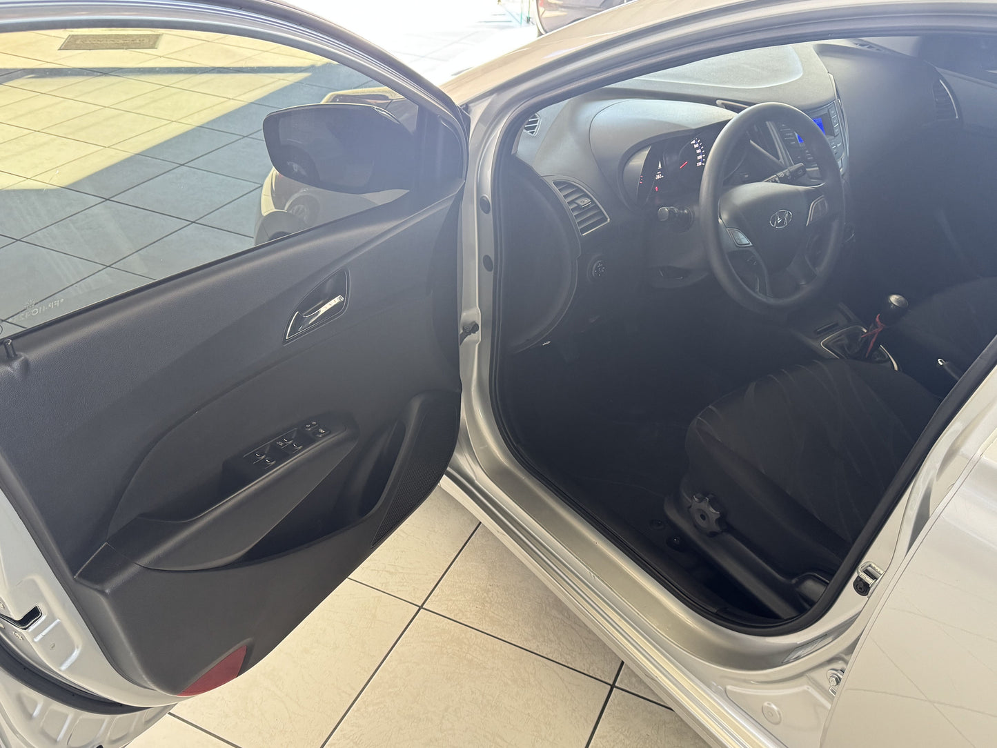HYUNDAI HB20 COMFORT PLUS 1.0 MANUAL FLEX
