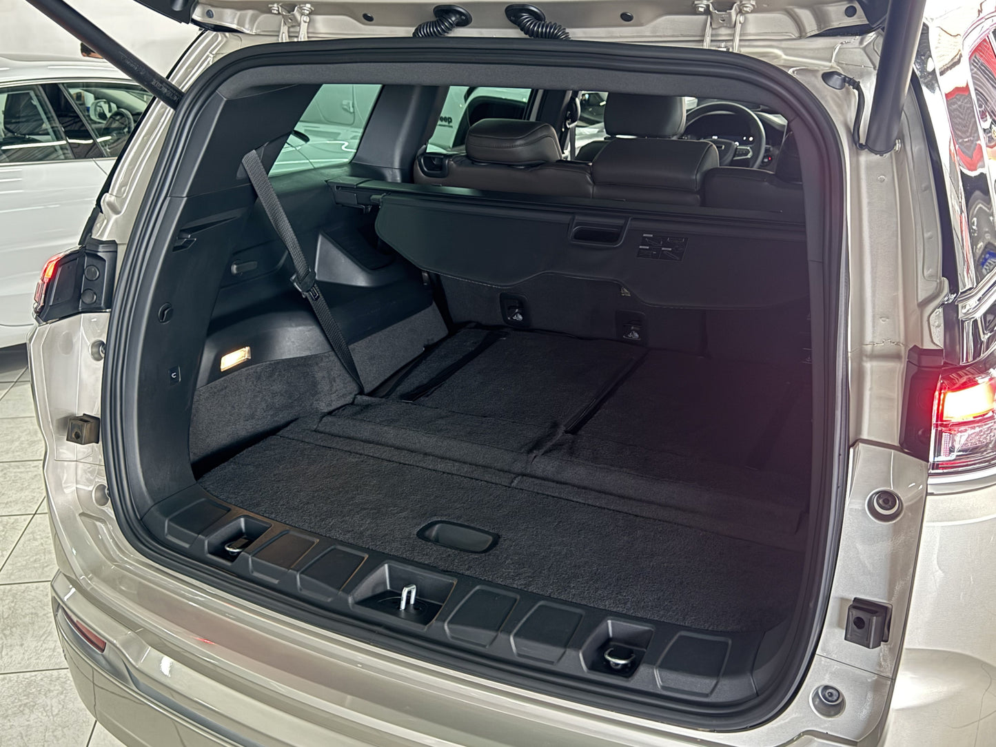 JEEP COMMANDER OVERLAND 1.3 T270 FLEX AT6