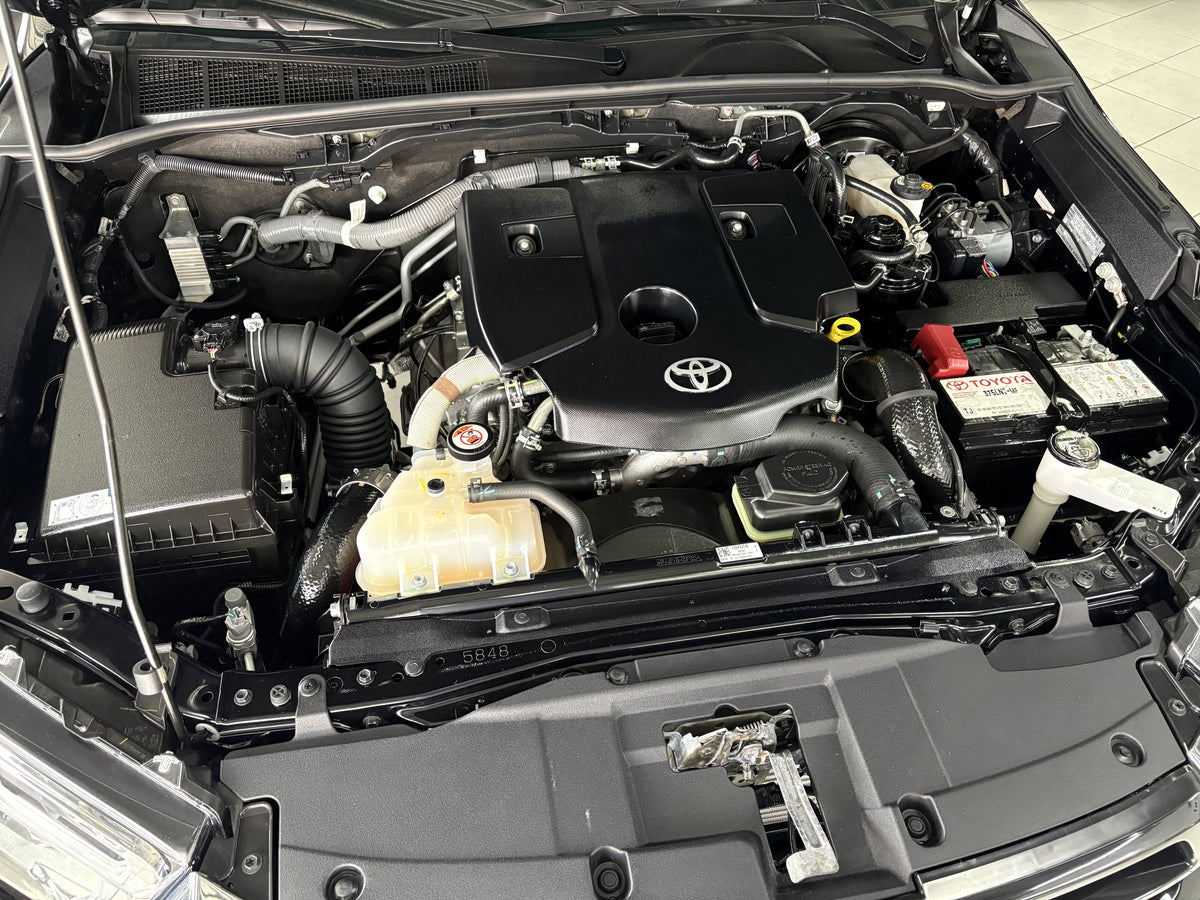 TOYOTA HILUX 2.8 TURBO DIESEL CD SRX 4x4 AUT.