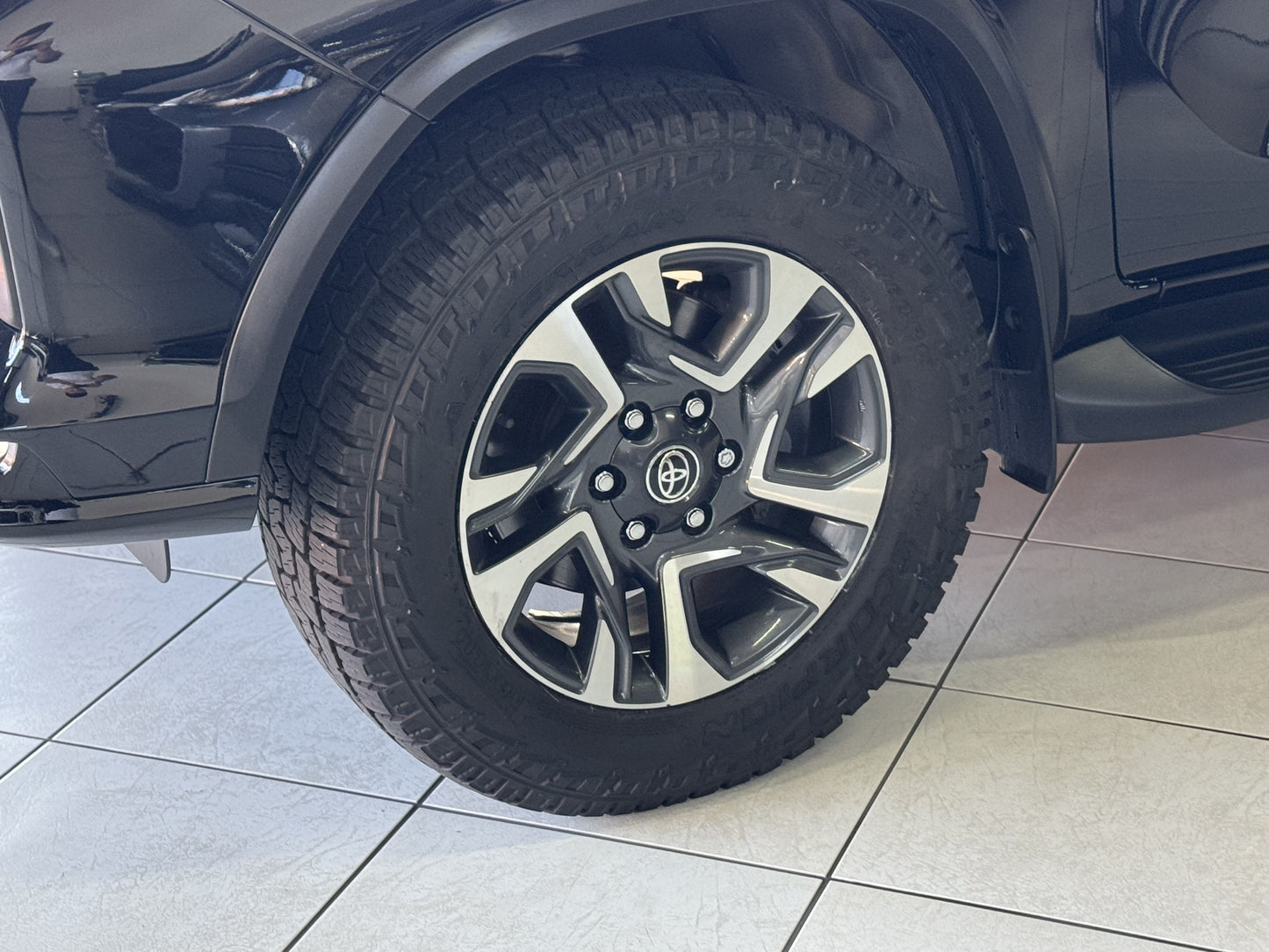 TOYOTA HILUX SW4 DIAMOND  2.8 TURBO DIESEL 7 LUG. 4X4