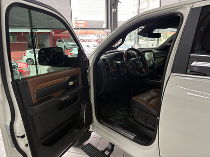 RAM 3500 LIMITED LONGHORN 6.7 TURBO DIESEL 4x4