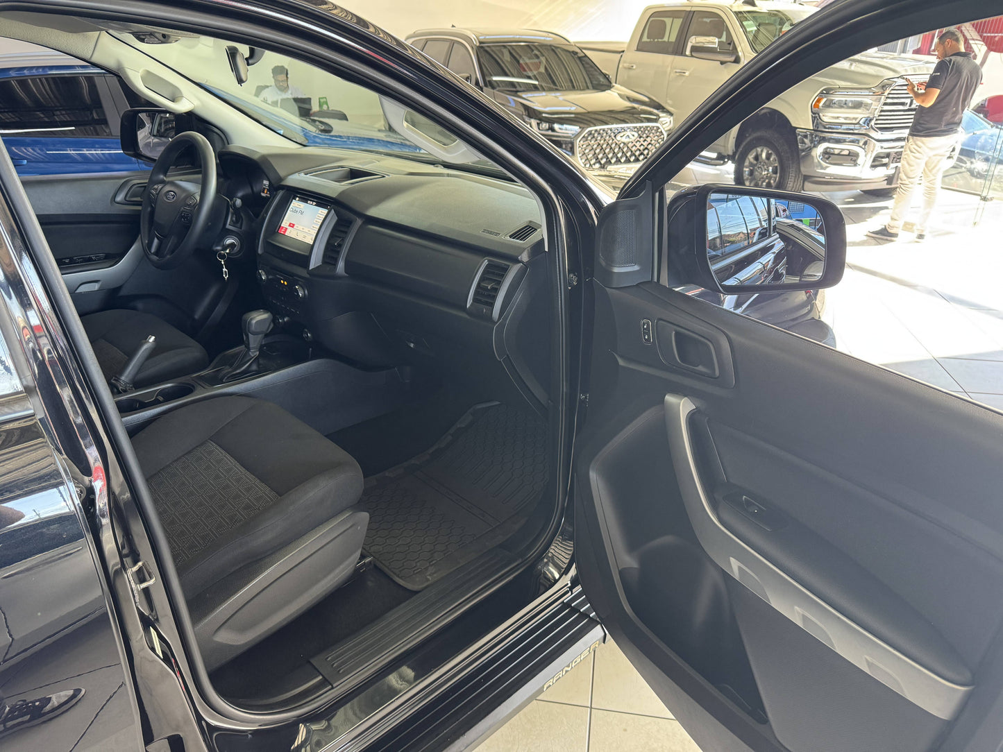 FORD RANGER XLS 2.2 TD 4X2 CD AUT.