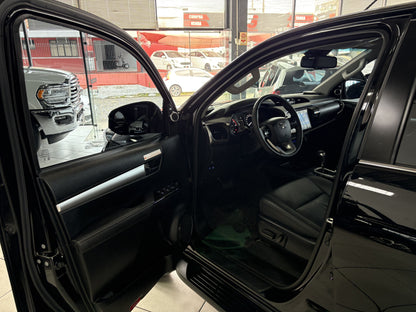 TOYOTA HILUX 2.8 TURBO DIESEL CD SRX 4x4 AUT.