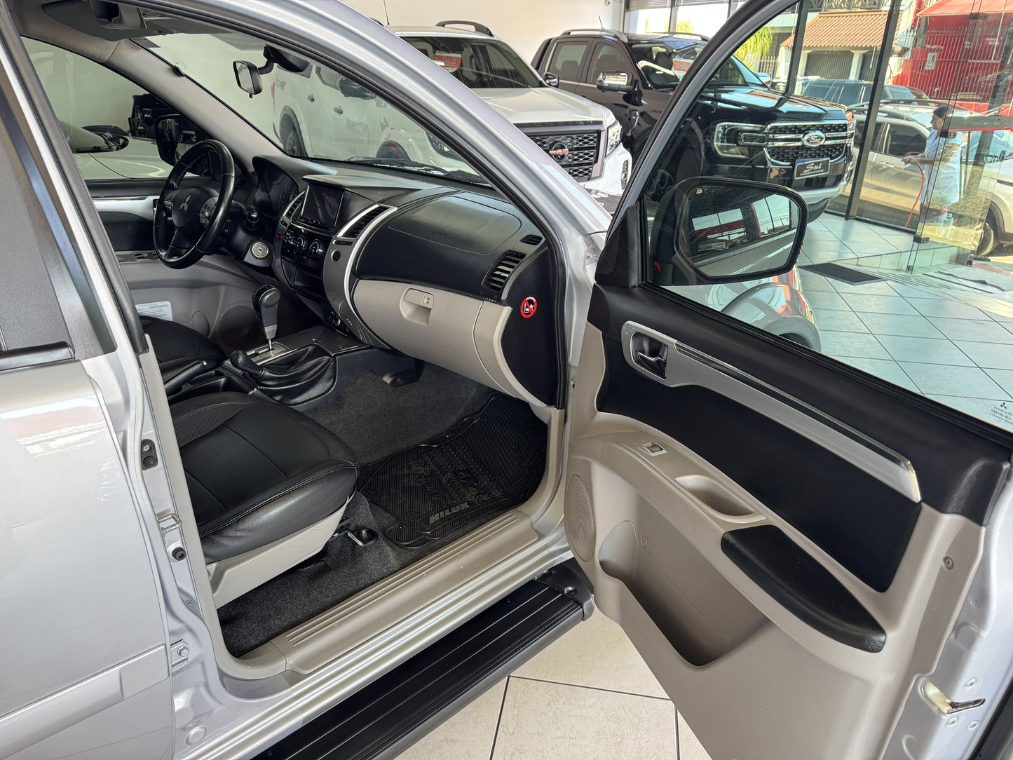 MITSUBISHI PAJERO DAKAR HPE 3.2 TD 7 LUG.