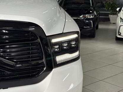 RAM CLASSIC LARAMIE NIGHT EDITION 5.7 V8 GASOLINA 4x4