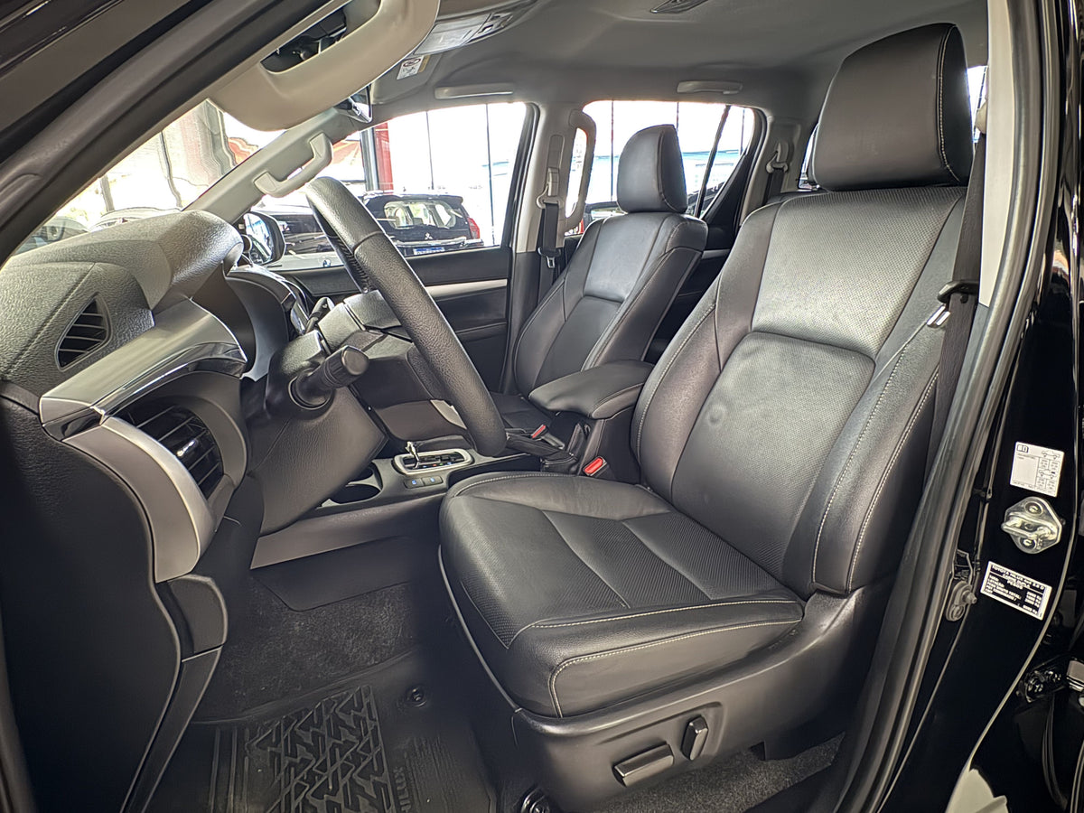 TOYOTA HILUX 2.8 TURBO DIESEL CD SRX 4x4 AUT.