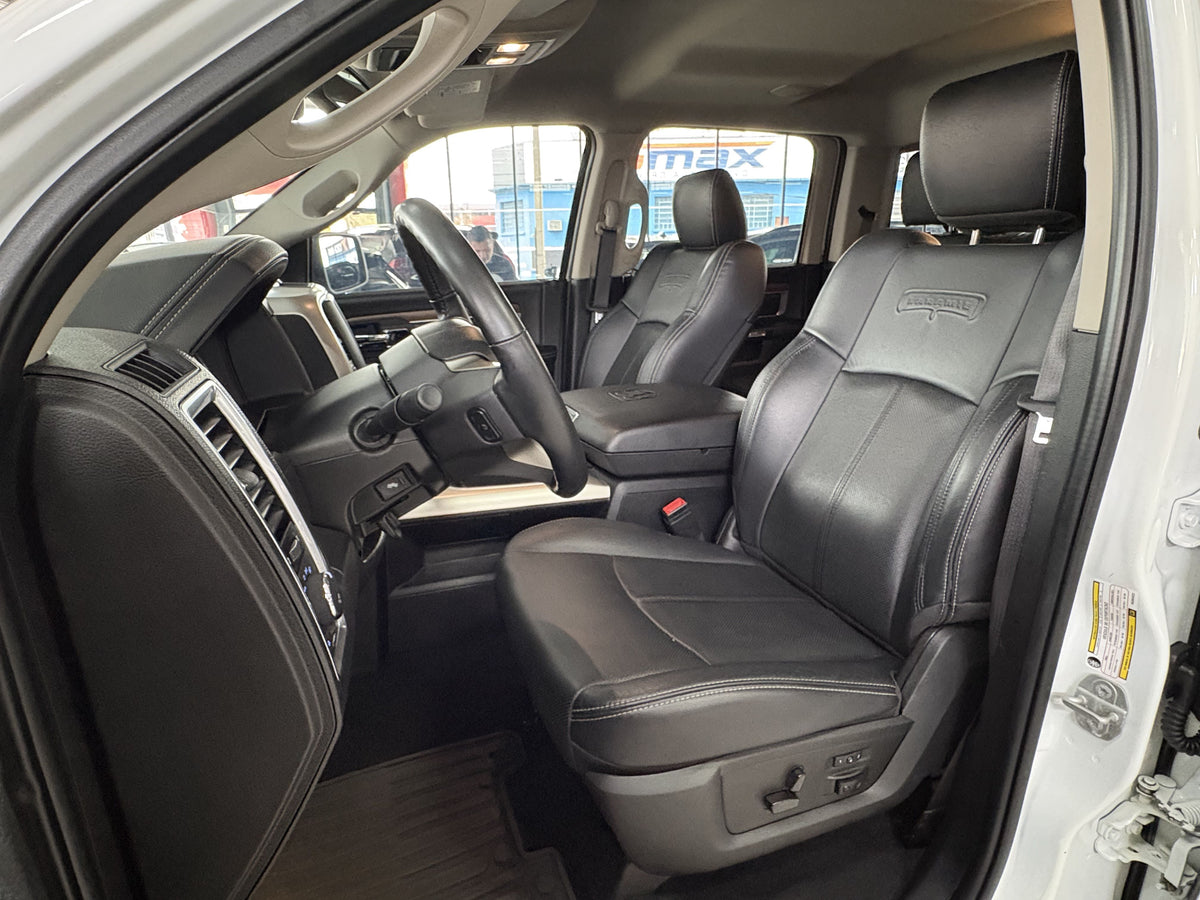 RAM CLASSIC LARAMIE NIGHT EDITION 5.7 V8 GASOLINA 4x4