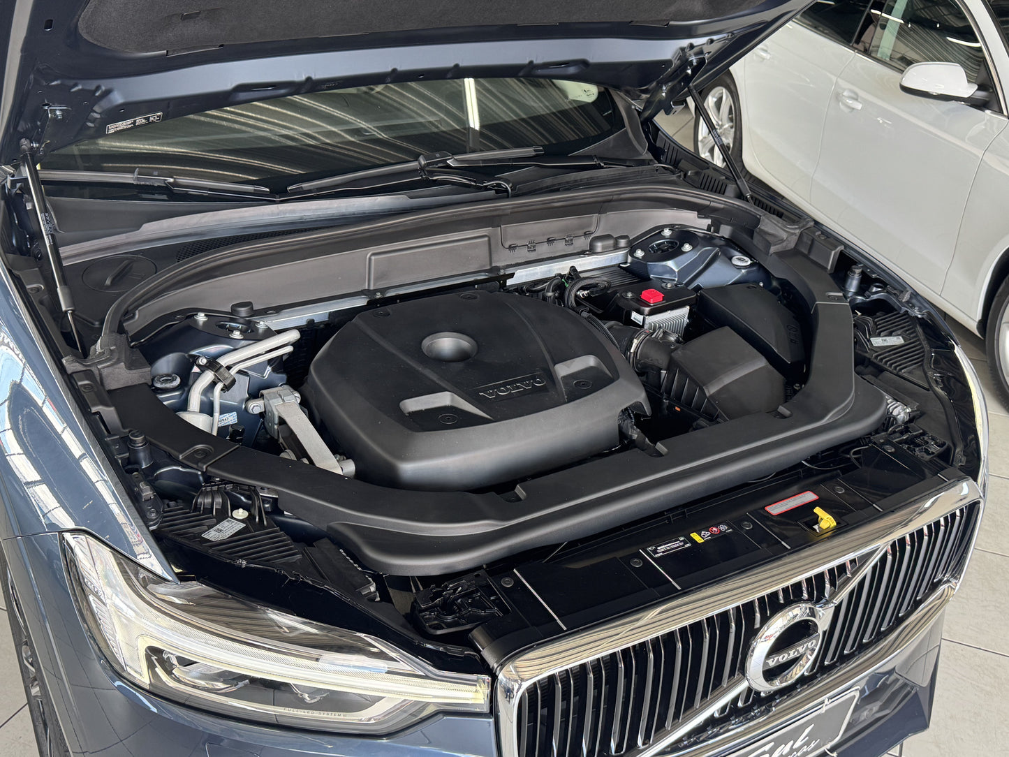 VOLVO XC60 MOMENTUM 2.0 T5 GASOLINA 254CV