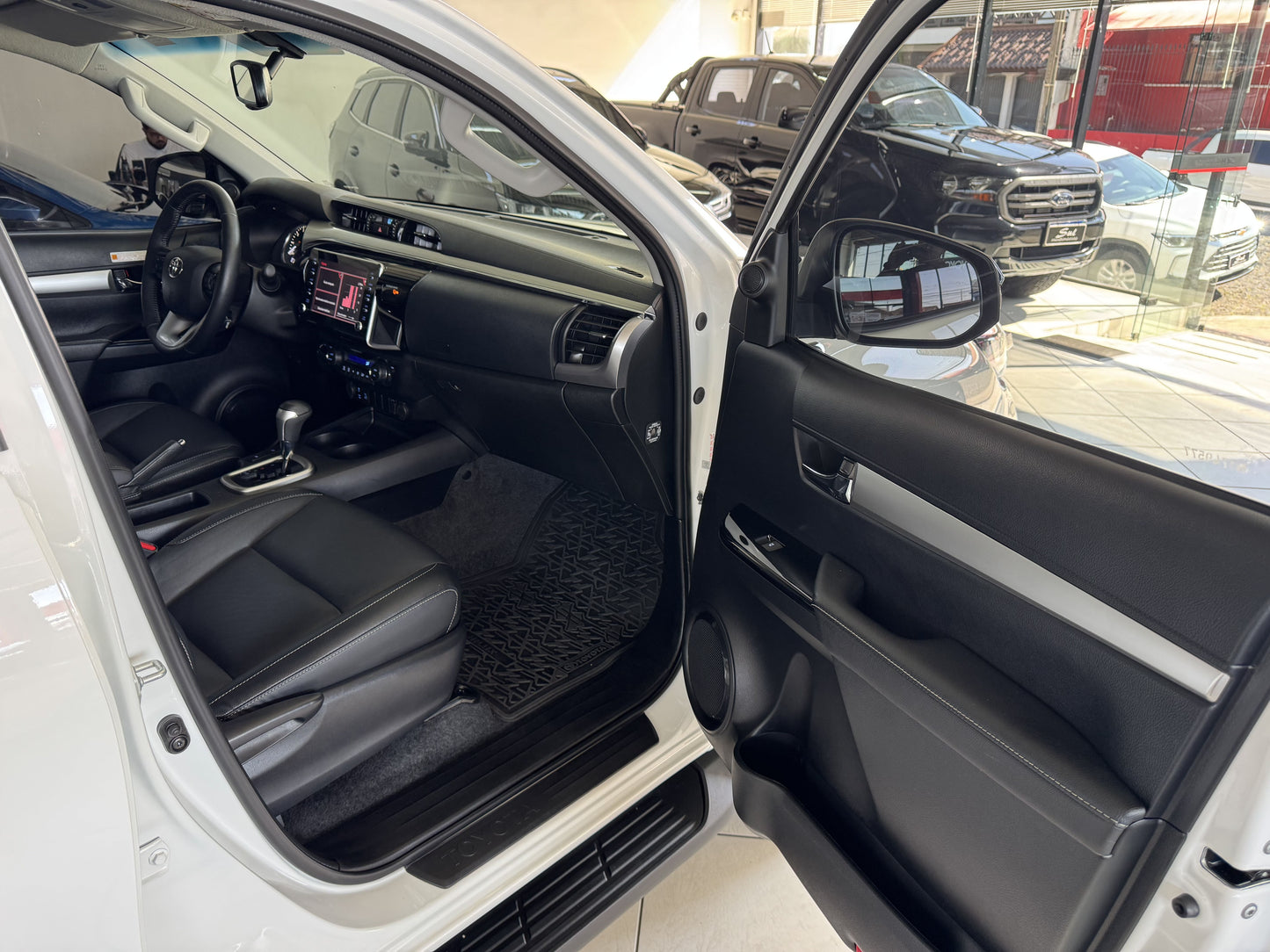 TOYOTA HILUX SRV TD CD 4X4 AT.