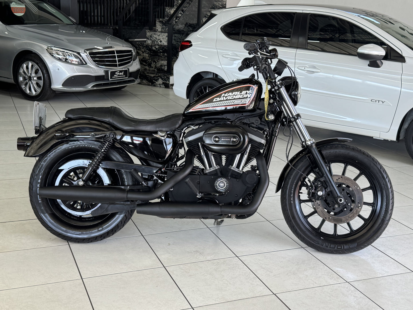 HARLEY DAVIDSON SPORTSTER XL 883 R