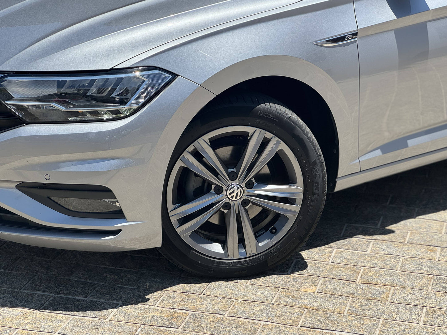 VOLKSWAGEN JETTA R-LINE 1.4 250 TSI FLEX AUT.