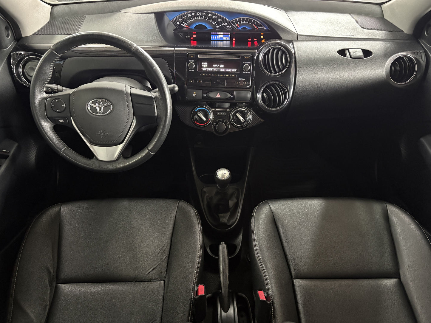 TOYOTA ETIOS 1.5 XLS SEDAN FLEX MANUAL