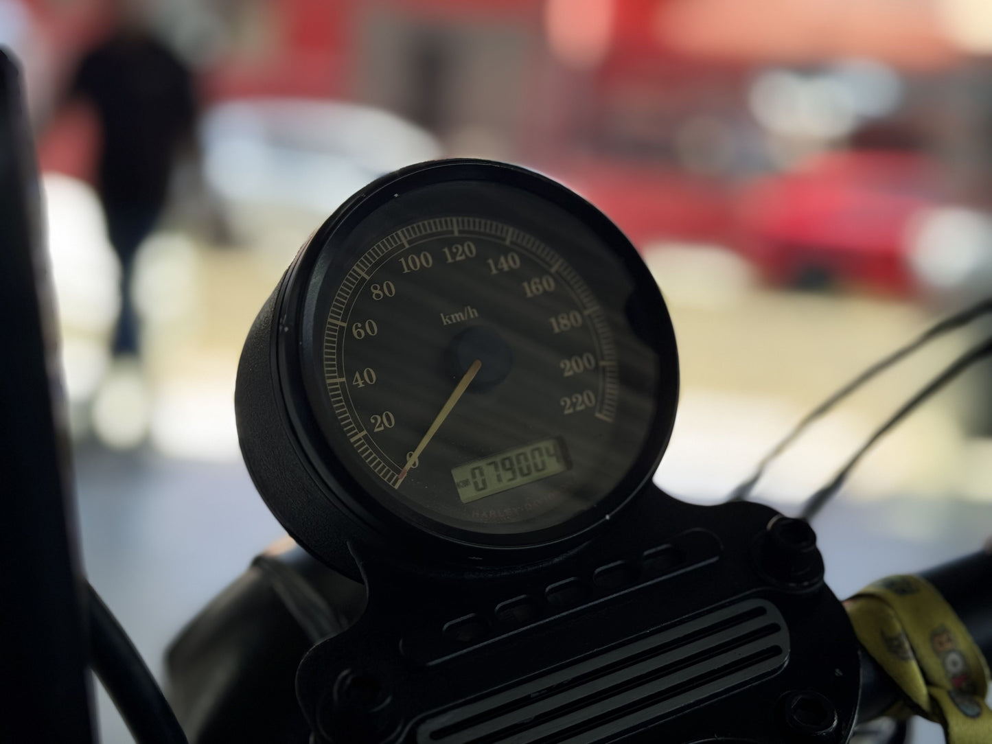 HARLEY DAVIDSON SPORTSTER XL 883 R