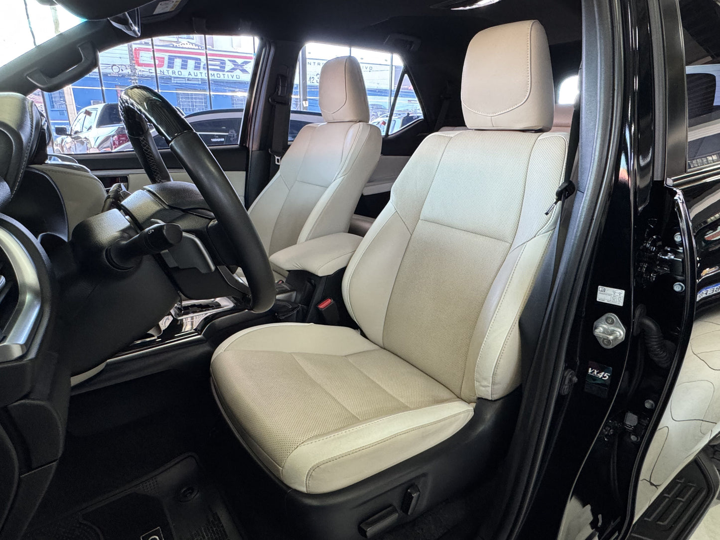 TOYOTA HILUX SW4 DIAMOND  2.8 TURBO DIESEL 7 LUG. 4X4