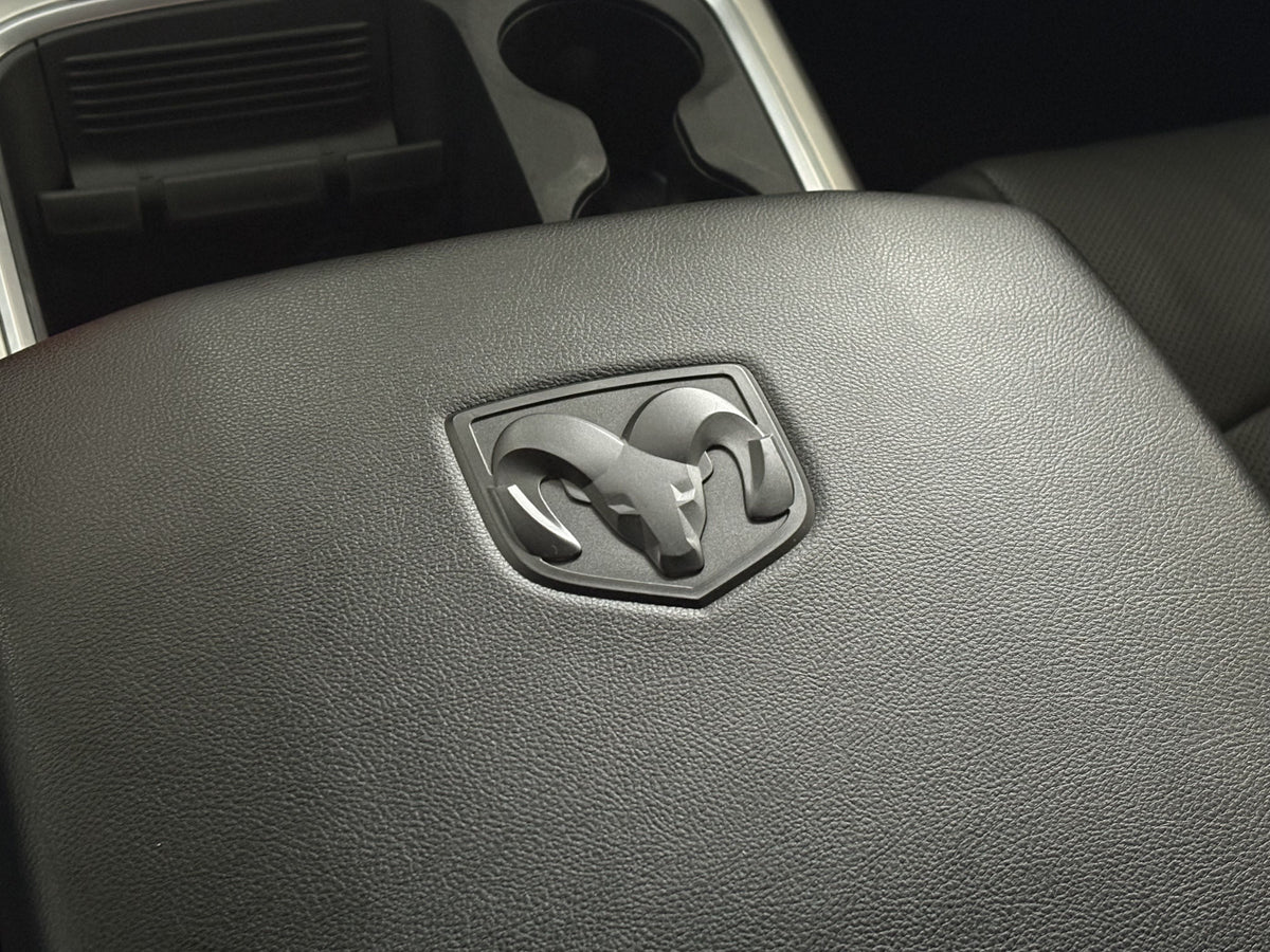 RAM CLASSIC LARAMIE NIGHT EDITION 5.7 V8 GASOLINA 4x4