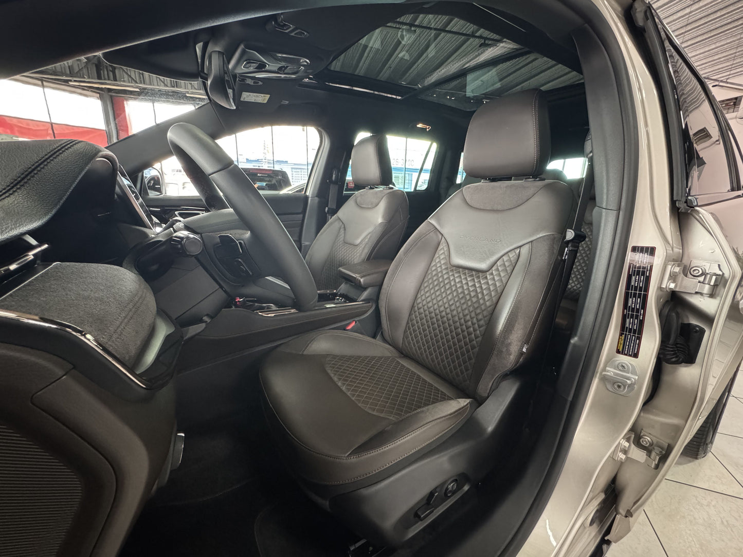 JEEP COMMANDER OVERLAND 1.3 T270 FLEX AT6