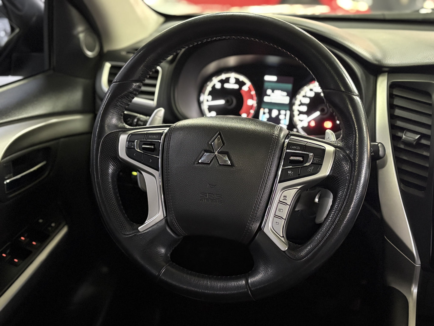 MITSUBISHI PAJERO SPORT HPE 2.4 TURBO DIESEL 4X4