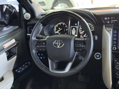 TOYOTA HILUX SW4 DIAMOND  2.8 TURBO DIESEL 7 LUG. 4X4