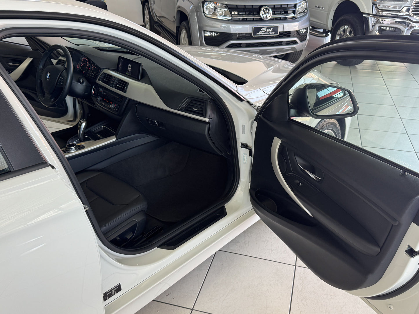 BMW 320i 2.0 TURBO ACTIVE FLEX AUT.