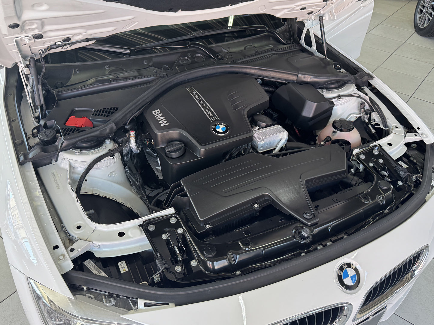 BMW 320i 2.0 TURBO ACTIVE FLEX AUT.