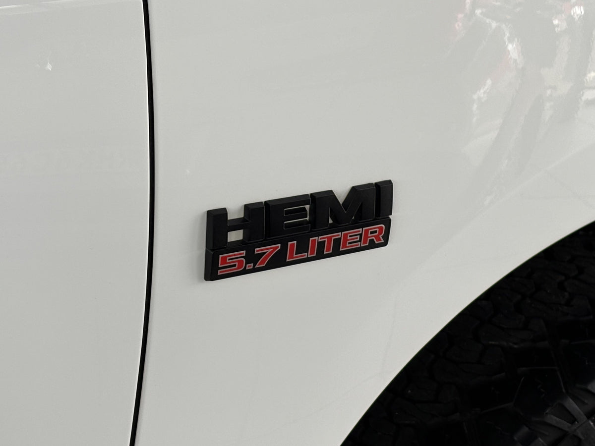 RAM CLASSIC LARAMIE NIGHT EDITION 5.7 V8 GASOLINA 4x4