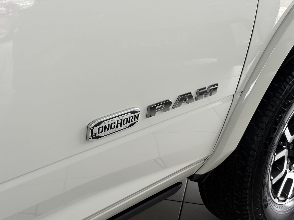 RAM 3500 LIMITED LONGHORN 6.7 TURBO DIESEL 4x4
