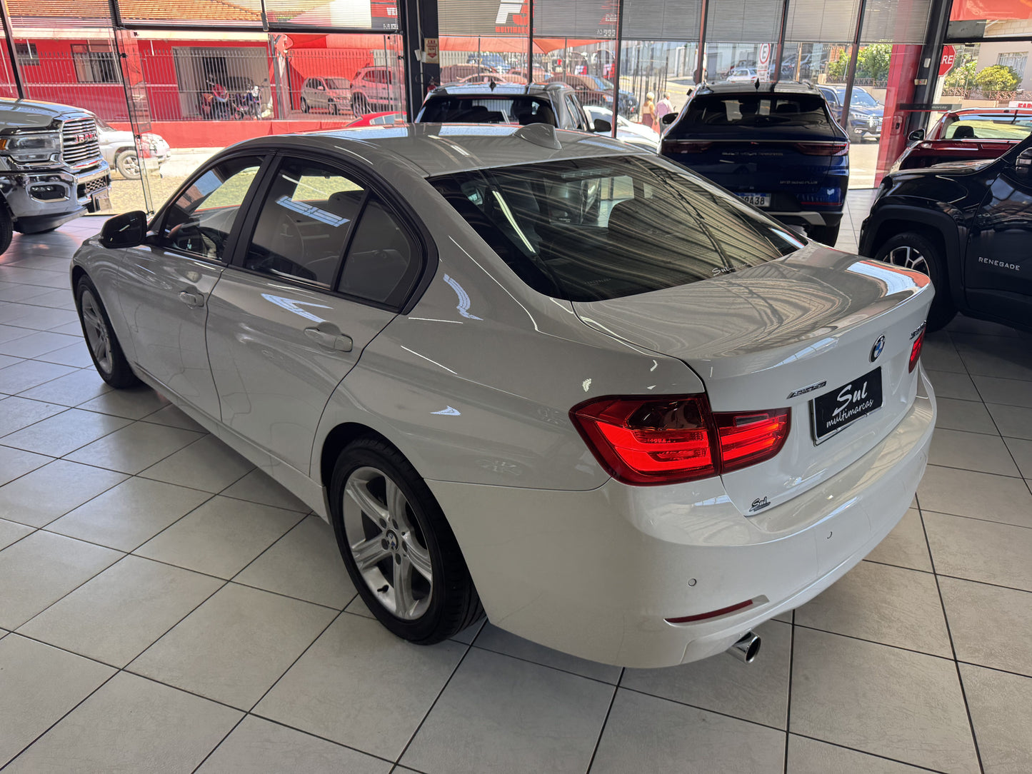 BMW 320i 2.0 TURBO ACTIVE FLEX AUT.