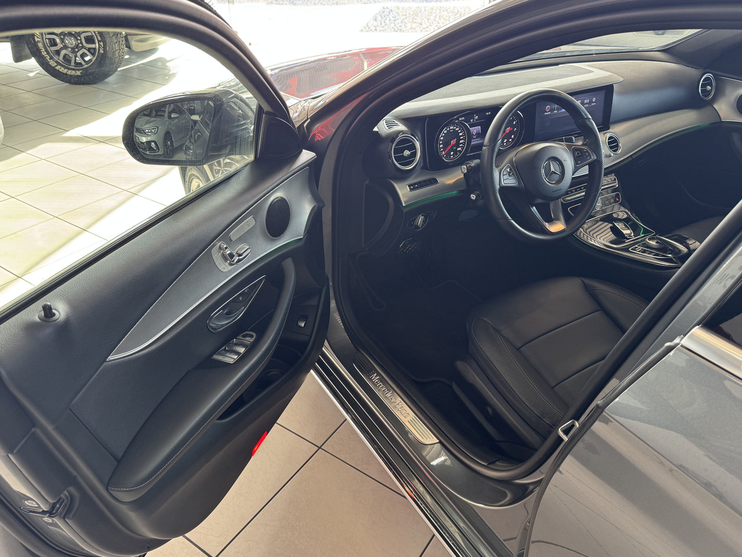MERCEDES-BENZ E 250 AVANTGARDE 2.0 CGI GASOLINA