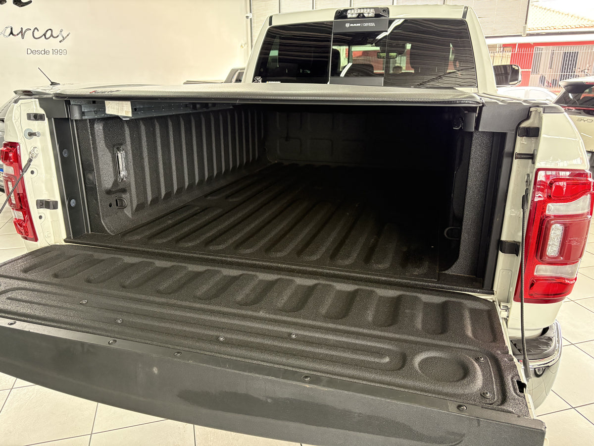 RAM 3500 LIMITED LONGHORN 6.7 TURBO DIESEL 4x4