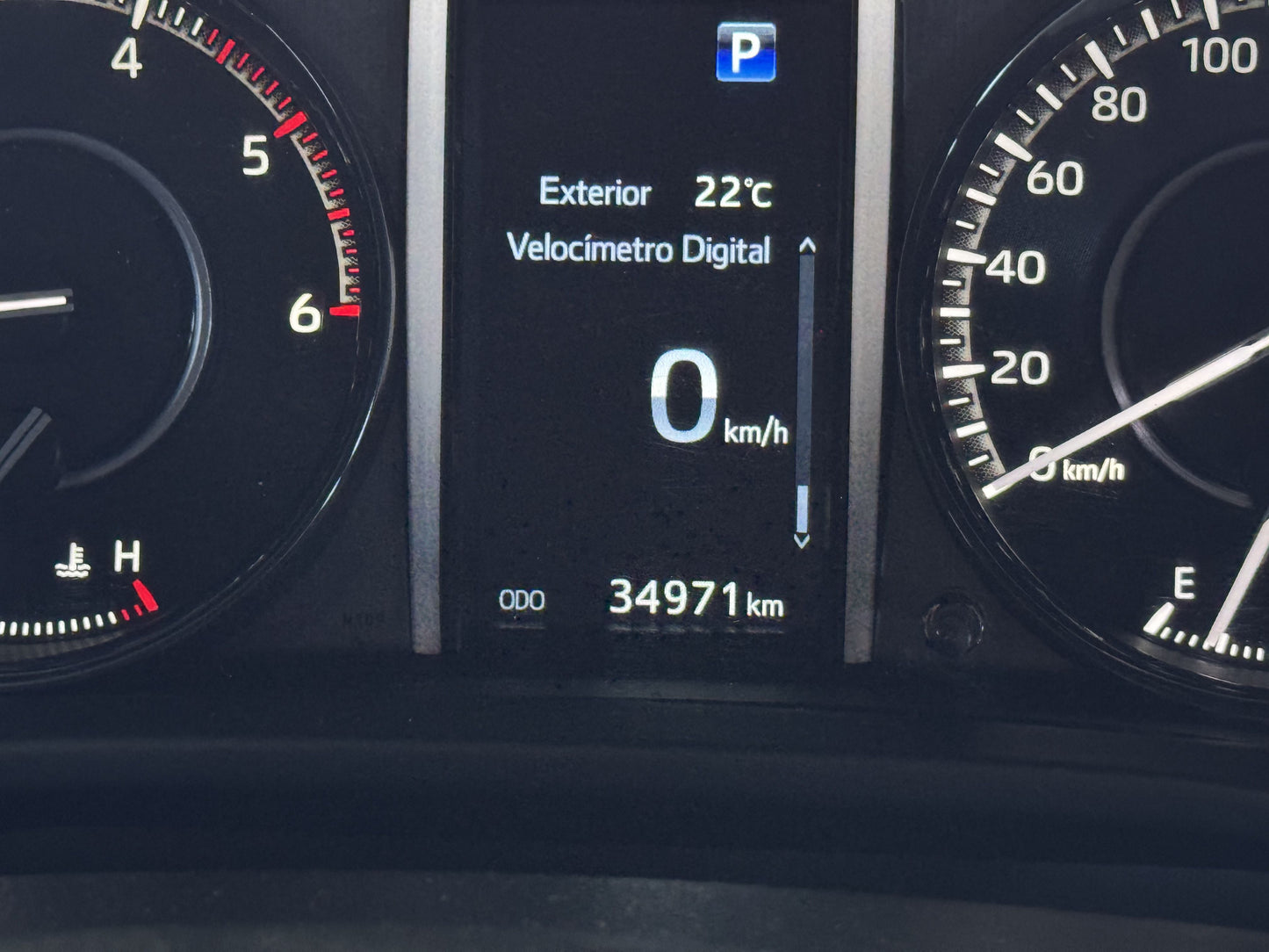 TOYOTA HILUX SW4 DIAMOND  2.8 TURBO DIESEL 7 LUG. 4X4