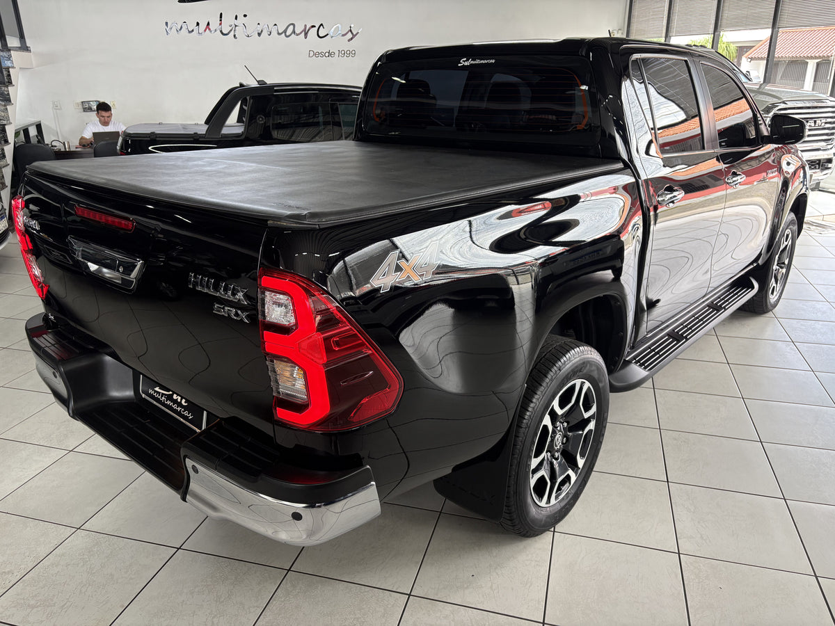 TOYOTA HILUX 2.8 TURBO DIESEL CD SRX 4x4 AUT.