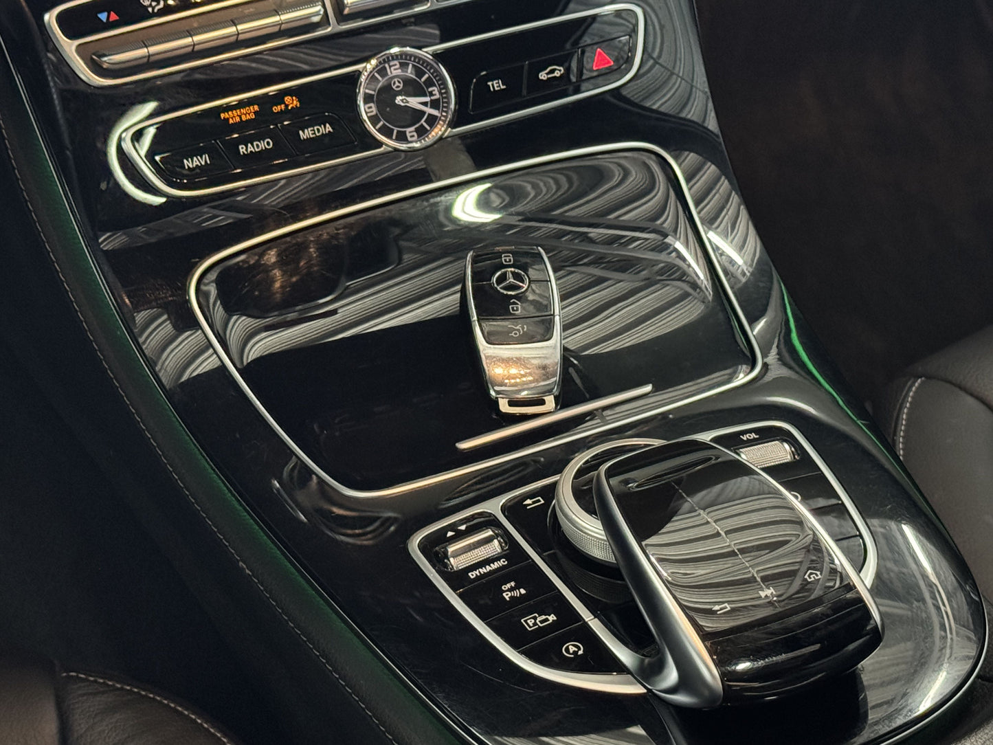 MERCEDES-BENZ E 250 AVANTGARDE 2.0 CGI GASOLINA