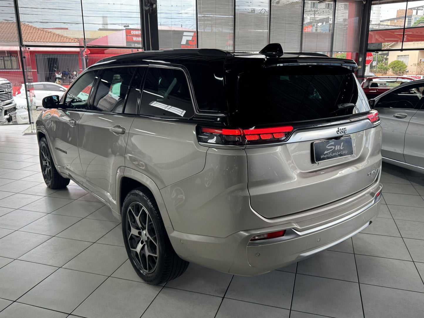 JEEP COMMANDER OVERLAND 1.3 T270 FLEX AT6