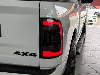 RAM CLASSIC LARAMIE NIGHT EDITION 5.7 V8 GASOLINA 4x4