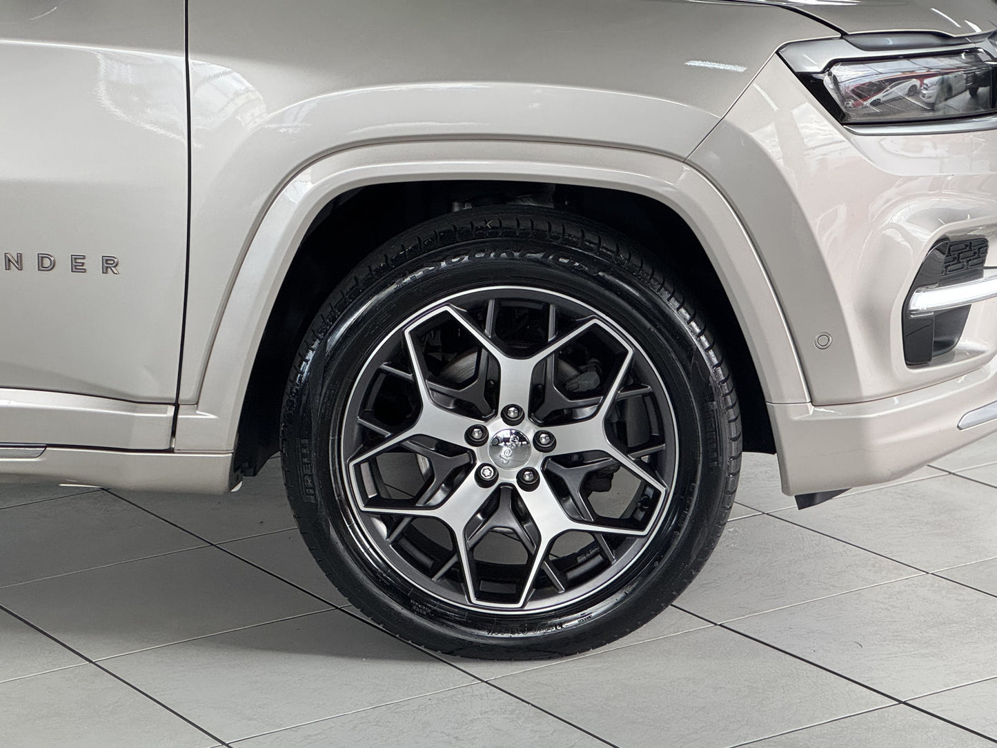 JEEP COMMANDER OVERLAND 1.3 T270 FLEX AT6