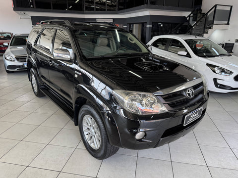 TOYOTA HILUX SW4 SRV TURBO DIESEL 4X4